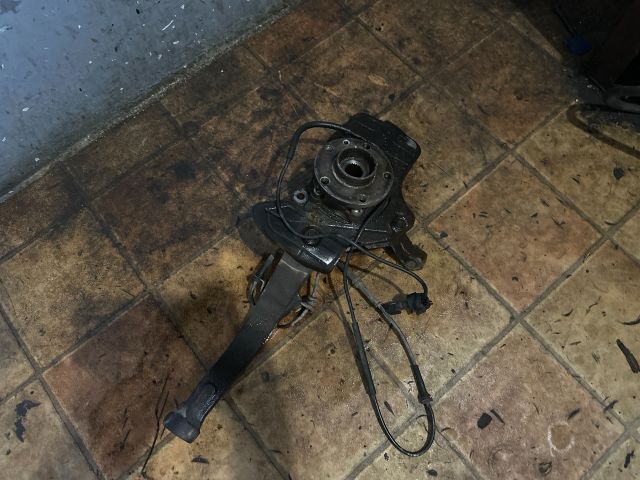 bontott ALFA ROMEO GT Jobb első Csonkállvány Kerékaggyal