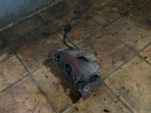 bontott ALFA ROMEO GT Jobb első Féknyereg Munkahengerrel