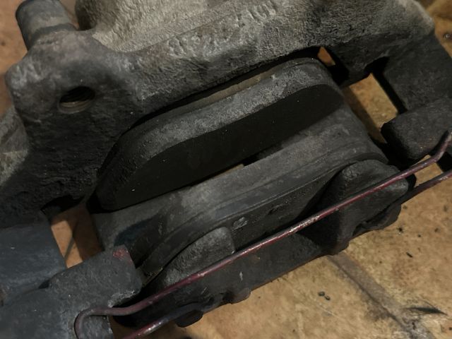 bontott ALFA ROMEO GT Jobb első Féknyereg Munkahengerrel