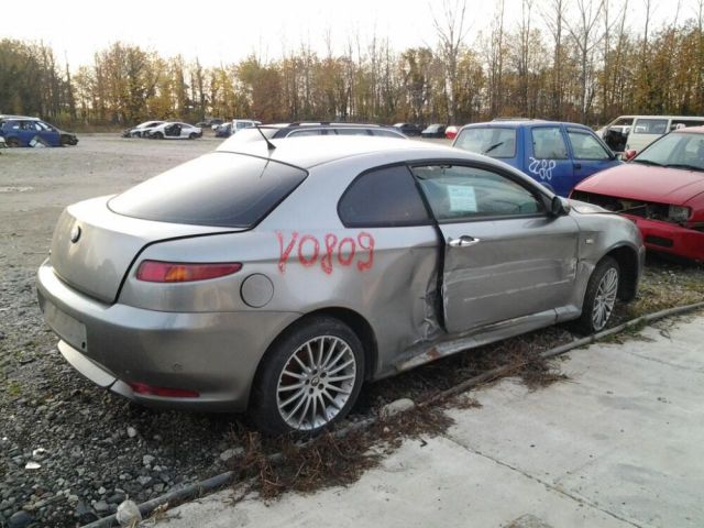 bontott ALFA ROMEO GT Csomagtérajtó (Üres lemez)