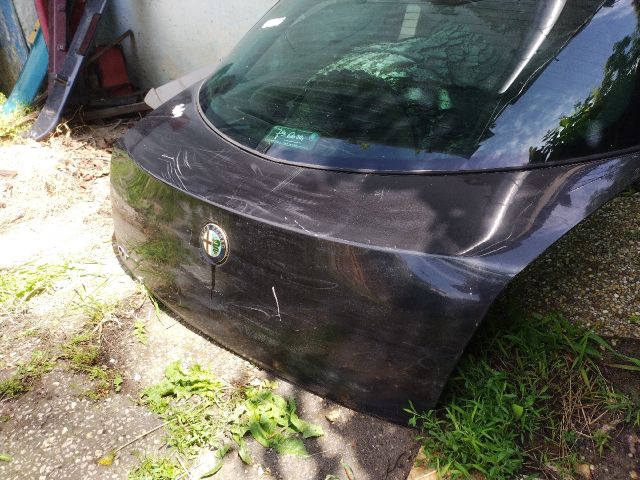 bontott ALFA ROMEO GT Csomagtérajtó (Üres lemez)
