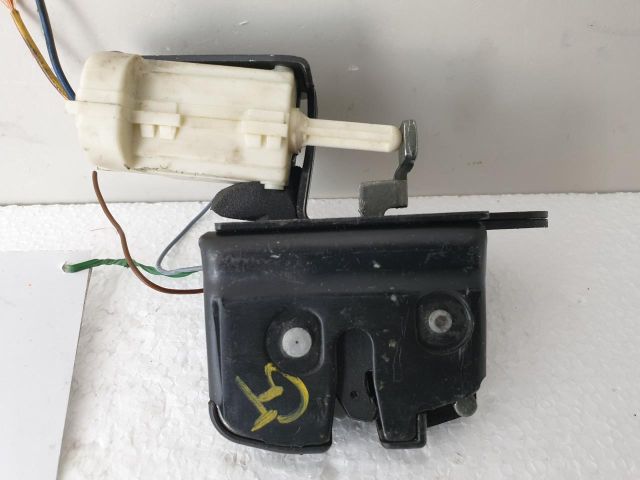 bontott ALFA ROMEO GT Csomagtérajtó Zárszerkezet