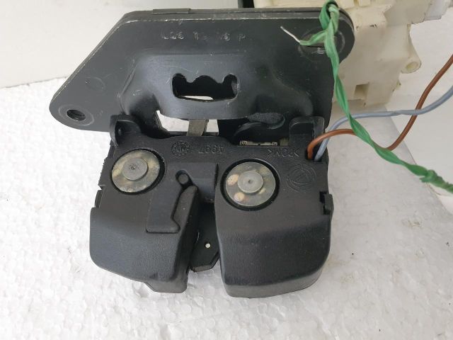 bontott ALFA ROMEO GT Csomagtérajtó Zárszerkezet