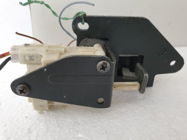 bontott ALFA ROMEO GT Csomagtérajtó Zárszerkezet