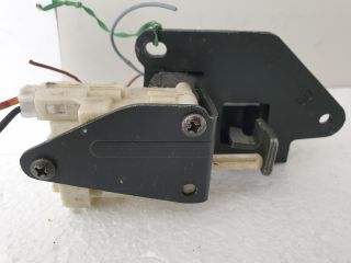 bontott ALFA ROMEO GT Csomagtérajtó Zárszerkezet