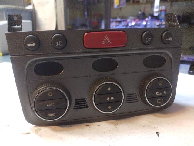 bontott ALFA ROMEO GT Fűtéskapcsoló (digit klímás)