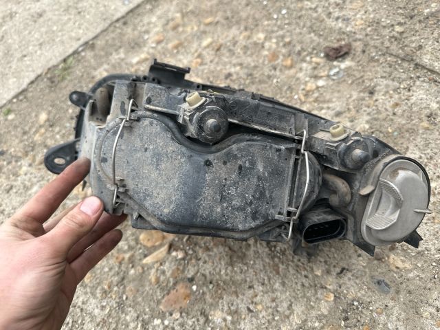 bontott ALFA ROMEO GT Jobb Fényszóró