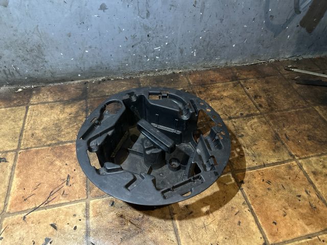 bontott ALFA ROMEO GT Pótkerék Szerszámtartó