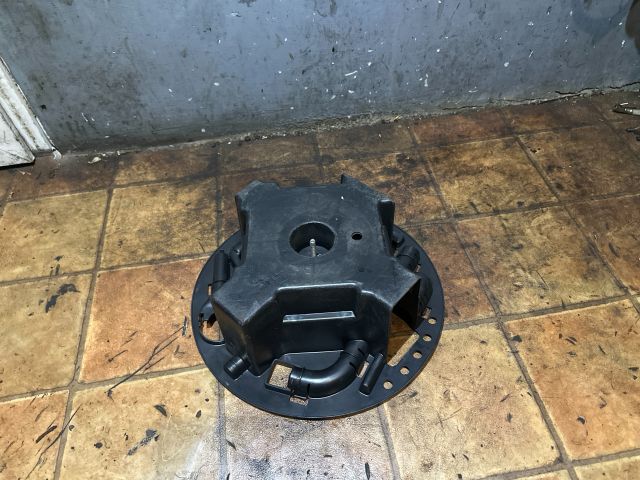 bontott ALFA ROMEO GT Pótkerék Szerszámtartó