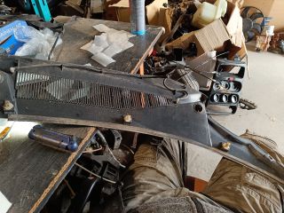 bontott ALFA ROMEO GTV Bal Levélrács Záróvég