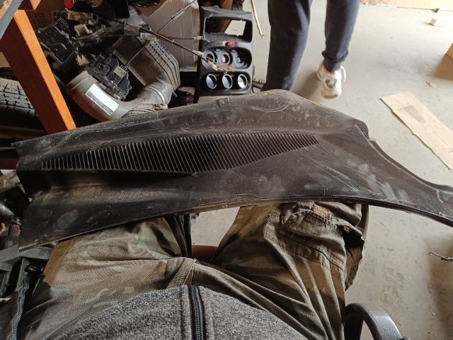 bontott ALFA ROMEO GTV Jobb Levélrács Záróvég