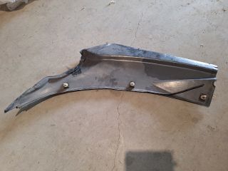 bontott ALFA ROMEO GTV Jobb Szélvédő Alatti Vízelvezető Műanyag