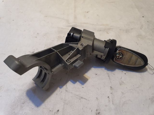 bontott ALFA ROMEO MITO Gyújtáskapcsoló Házzal