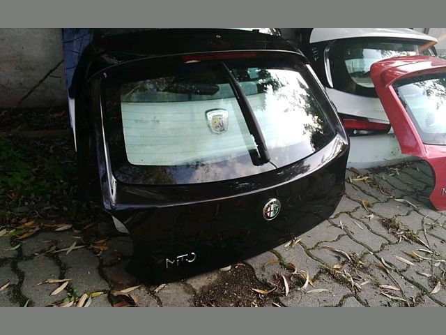 bontott ALFA ROMEO MITO Csomagtérajtó (Üres lemez)