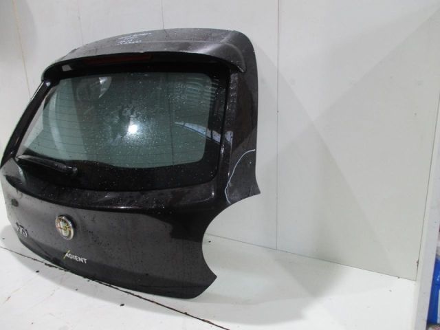 bontott ALFA ROMEO MITO Csomagtérajtó (Üres lemez)