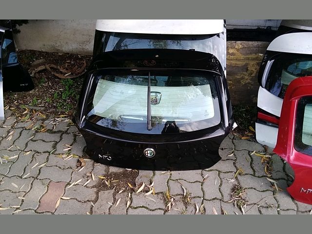 bontott ALFA ROMEO MITO Csomagtérajtó (Üres lemez)