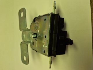 bontott ALFA ROMEO MITO Csomagtérajtó Zárszerkezet