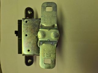 bontott ALFA ROMEO MITO Csomagtérajtó Zárszerkezet