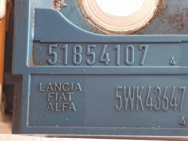 bontott ALFA ROMEO MITO Első Középső Ütközés Érzékelő (Homlokfalon)