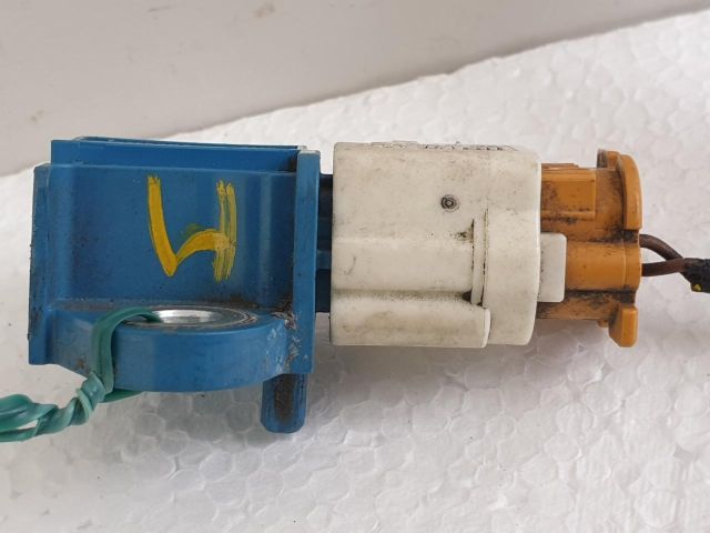 bontott ALFA ROMEO MITO Első Középső Ütközés Érzékelő (Homlokfalon)