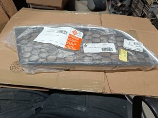 bontott ALFA ROMEO MITO Első Lökhárító Jobb Díszrács