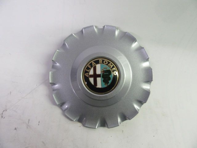 bontott ALFA ROMEO MITO Felniközép (1 db)