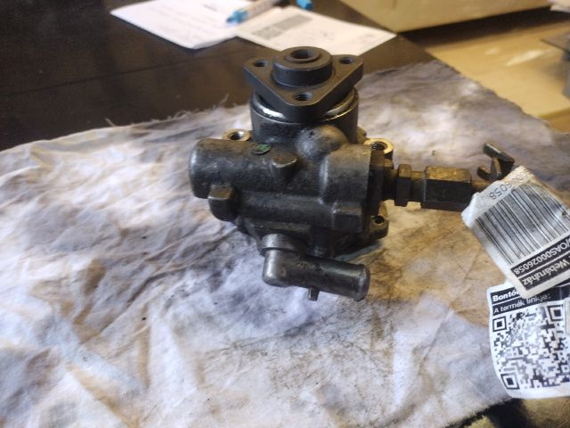 bontott ALFA ROMEO SPIDER Kormányszervó Motor (Hidraulikus)