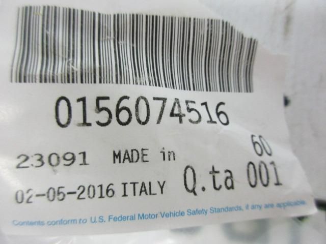 bontott ALFA ROMEO SPIDER Jobb Sárvédő Csavar Burkolat