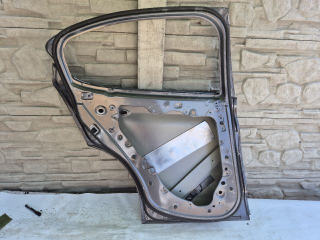 bontott ALFA ROMEO STELVIO Bal hátsó Ajtó (Üres lemez)