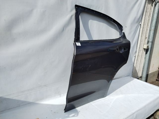 bontott ALFA ROMEO STELVIO Bal hátsó Ajtó (Üres lemez)