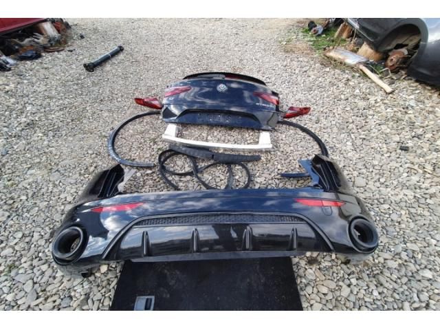 bontott ALFA ROMEO STELVIO Bal hátsó Ajtó (Üres lemez)