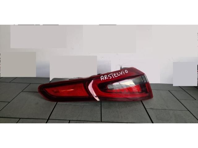 bontott ALFA ROMEO STELVIO Bal Külső Hátsó Lámpa