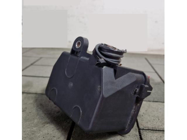 bontott ALFA ROMEO STELVIO Biztosítéktábla Csomagtér