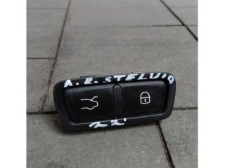 bontott ALFA ROMEO STELVIO Csomagtér Nyitó Kar / Gomb