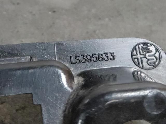 bontott ALFA ROMEO STELVIO Csomagtérajtó Kilincs