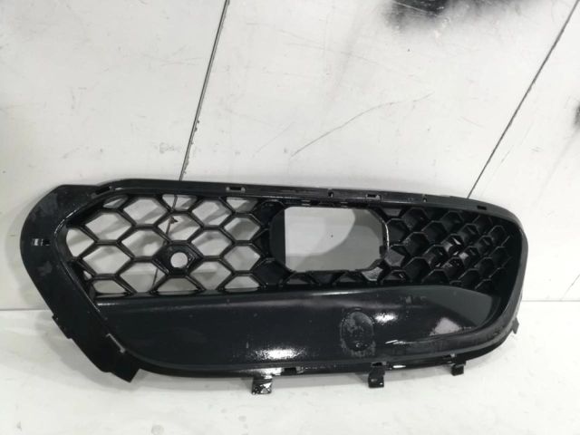 bontott ALFA ROMEO STELVIO Első Lökhárító Jobb Díszrács