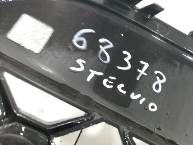 bontott ALFA ROMEO STELVIO Első Lökhárító Jobb Díszrács