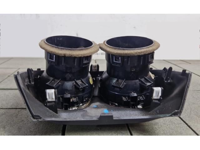 bontott ALFA ROMEO STELVIO Hátsó középső Szellőző