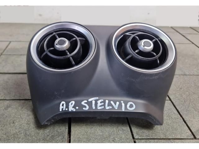 bontott ALFA ROMEO STELVIO Hátsó középső Szellőző