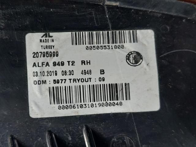 bontott ALFA ROMEO STELVIO Jobb Belső Hátsó Lámpa