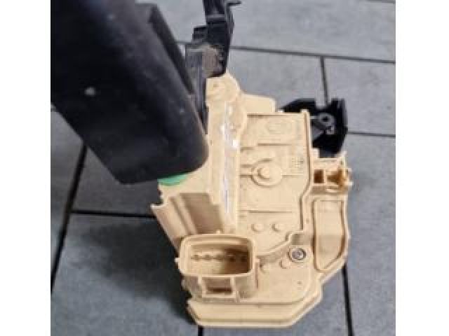 bontott ALFA ROMEO STELVIO Jobb hátsó Ajtózár