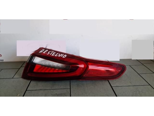 bontott ALFA ROMEO STELVIO Jobb Külső Hátsó Lámpa