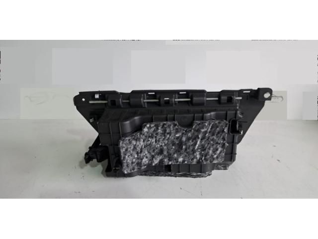 bontott ALFA ROMEO STELVIO Kesztyűtartó