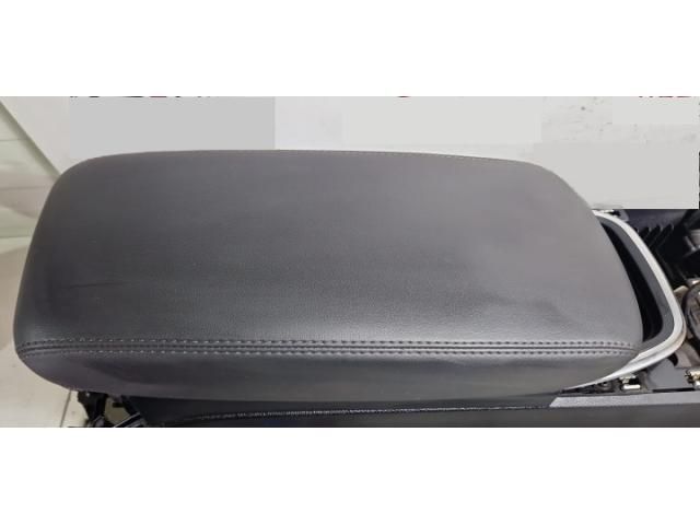 bontott ALFA ROMEO STELVIO Könyöklő