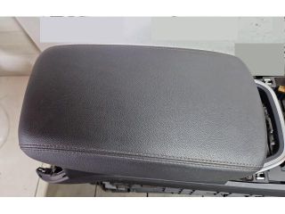 bontott ALFA ROMEO STELVIO Könyöklő