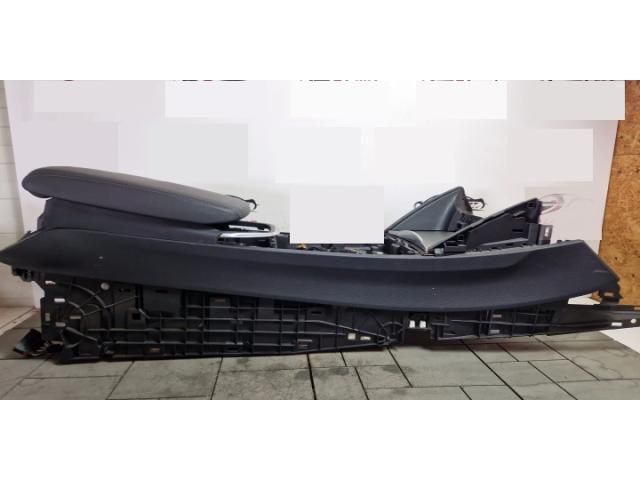 bontott ALFA ROMEO STELVIO Könyöklő