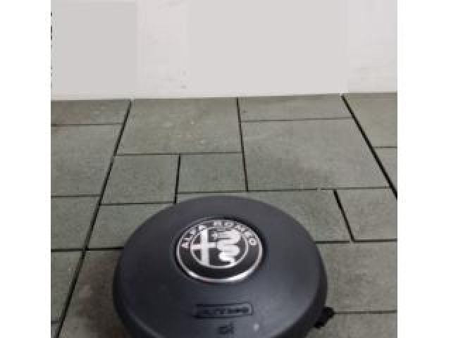 bontott ALFA ROMEO STELVIO Kormánylégzsák