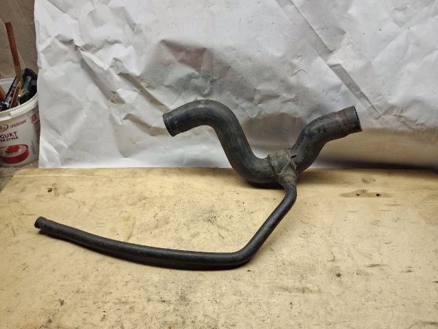 bontott AUDI 100 Vízcső