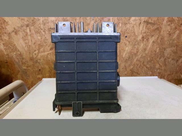 bontott AUDI 100 Motorvezérlő