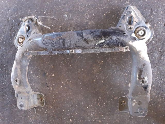 bontott AUDI 100 Első Bölcső